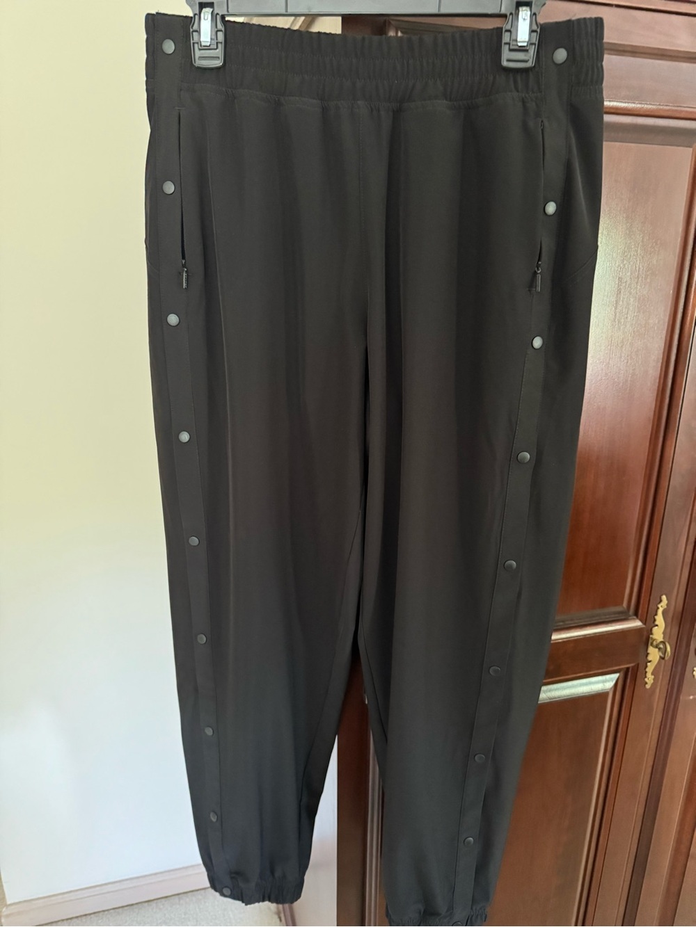 Spyder Active Black Lightweight Snap-Front Jogger Pants-NWT-Medium
